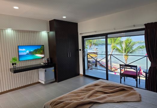 Samui Pier Beach Front & Resort
