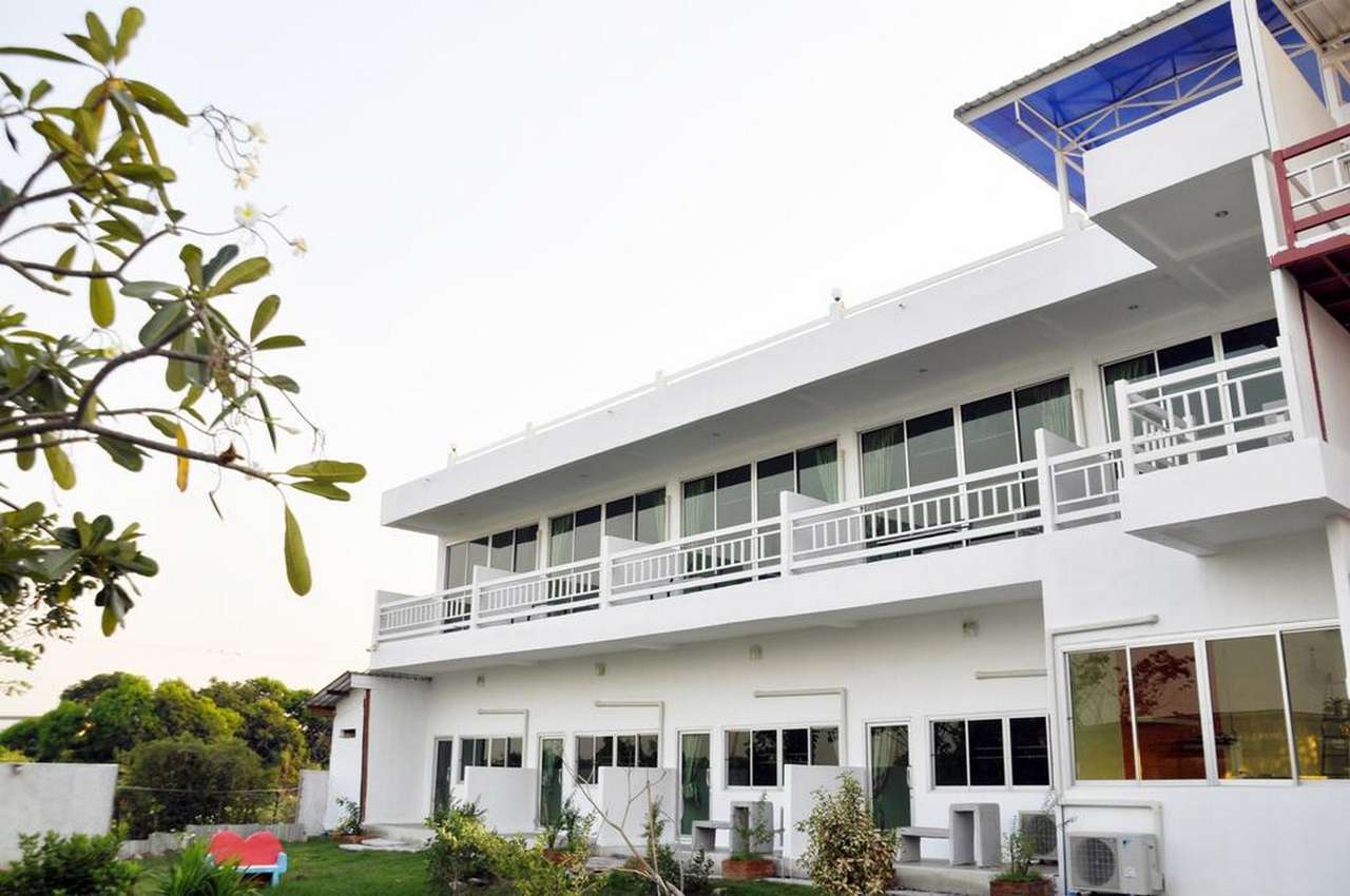 Heyday Singburi Hotel