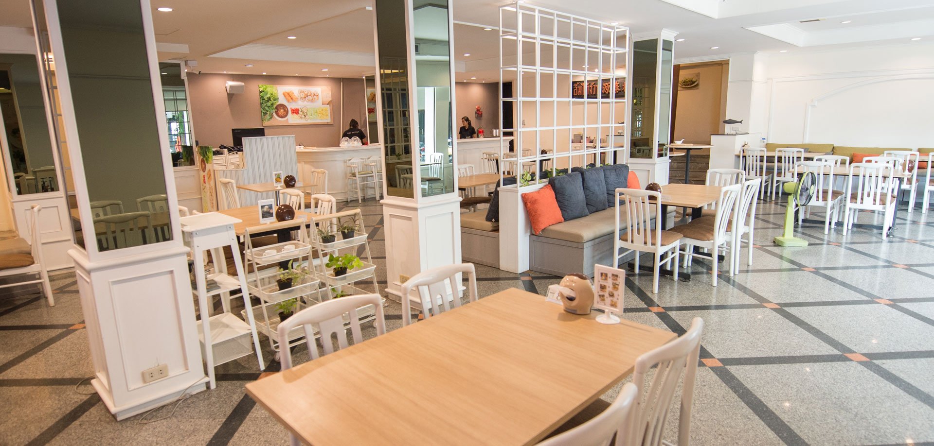 ร้านกาแฟและคาเฟ่ในตึก Kessiri Hotel ศรีสะเกษ