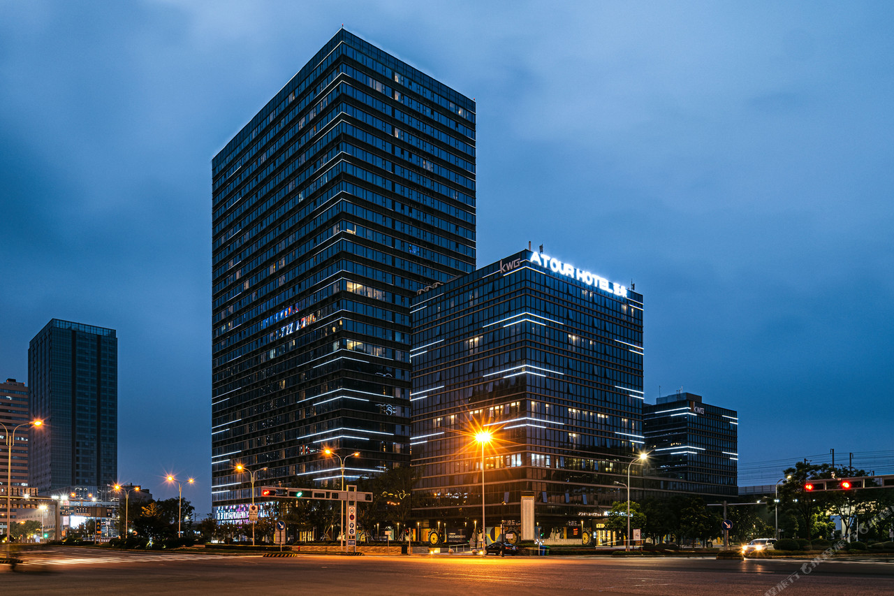 Atour Hotel Suzhou North Railway Station South Square (苏州北站南广场亚朵酒店)