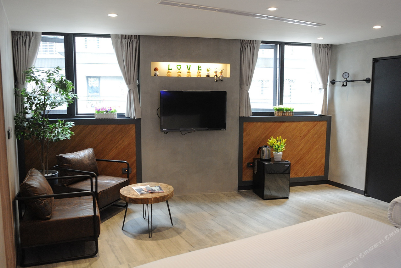 K HOTEL 久窩行旅 Fengjia