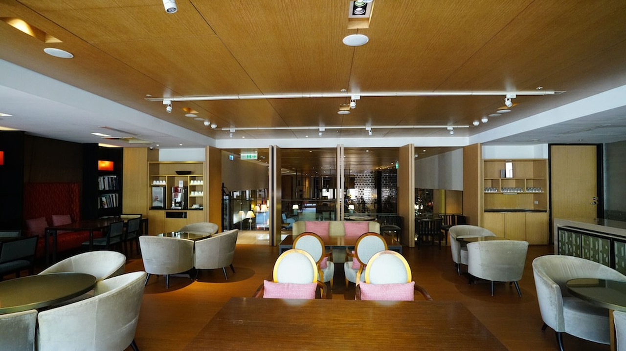 Guest room at City Suites Nanxi