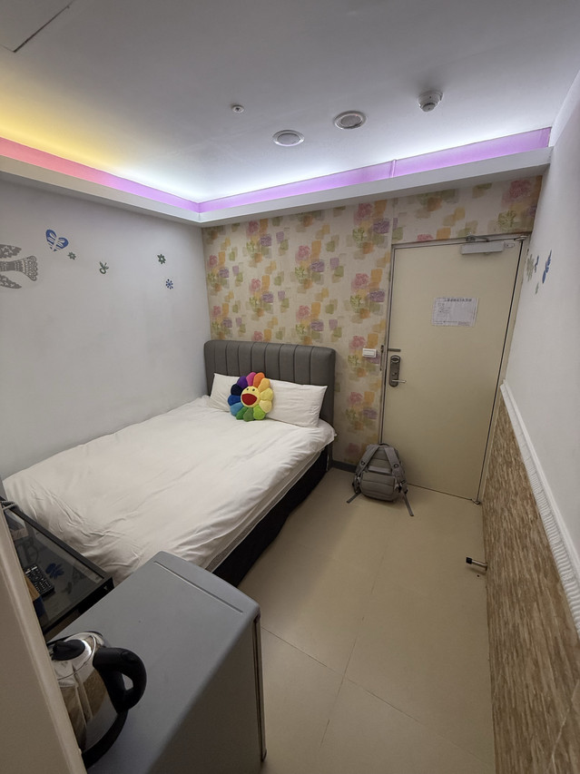 Guest room
