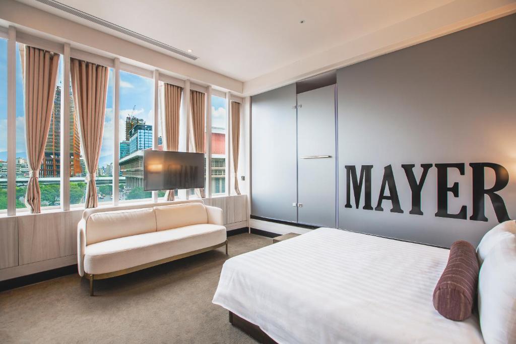 Mayer Inn designer room interior Taipei