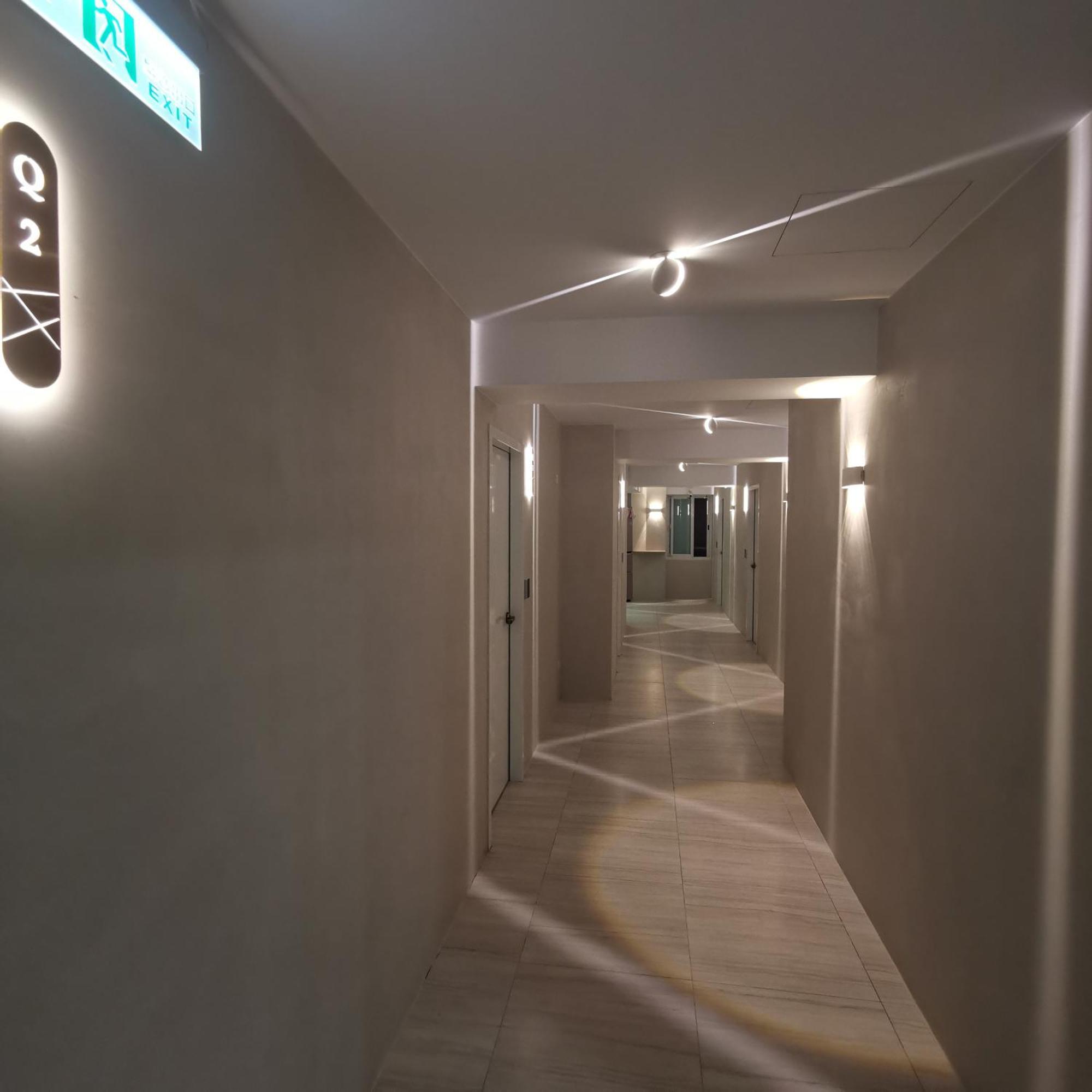 แคปซูลพอดส์ปิดมิดชิดพร้อมไฟส่วนตัว TW Capsule Hostel