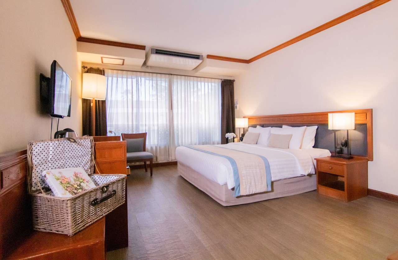 ห้องพัก Tohsang City Hotel สไตล์ contemporary vintage พื้นไม้ ขอบไม้สัก